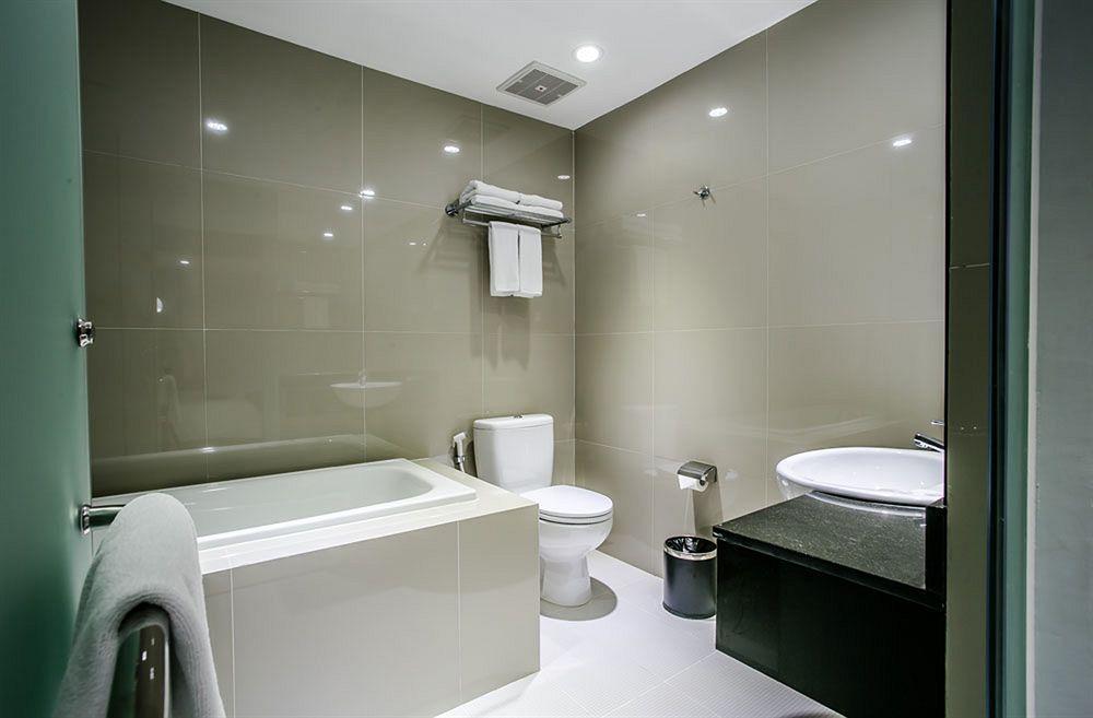 G Suites Hotel By Amithya Σουραμπάγια Εξωτερικό φωτογραφία