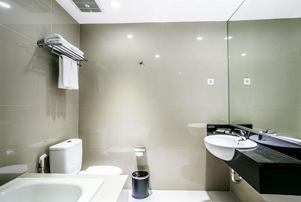 G Suites Hotel By Amithya Σουραμπάγια Εξωτερικό φωτογραφία